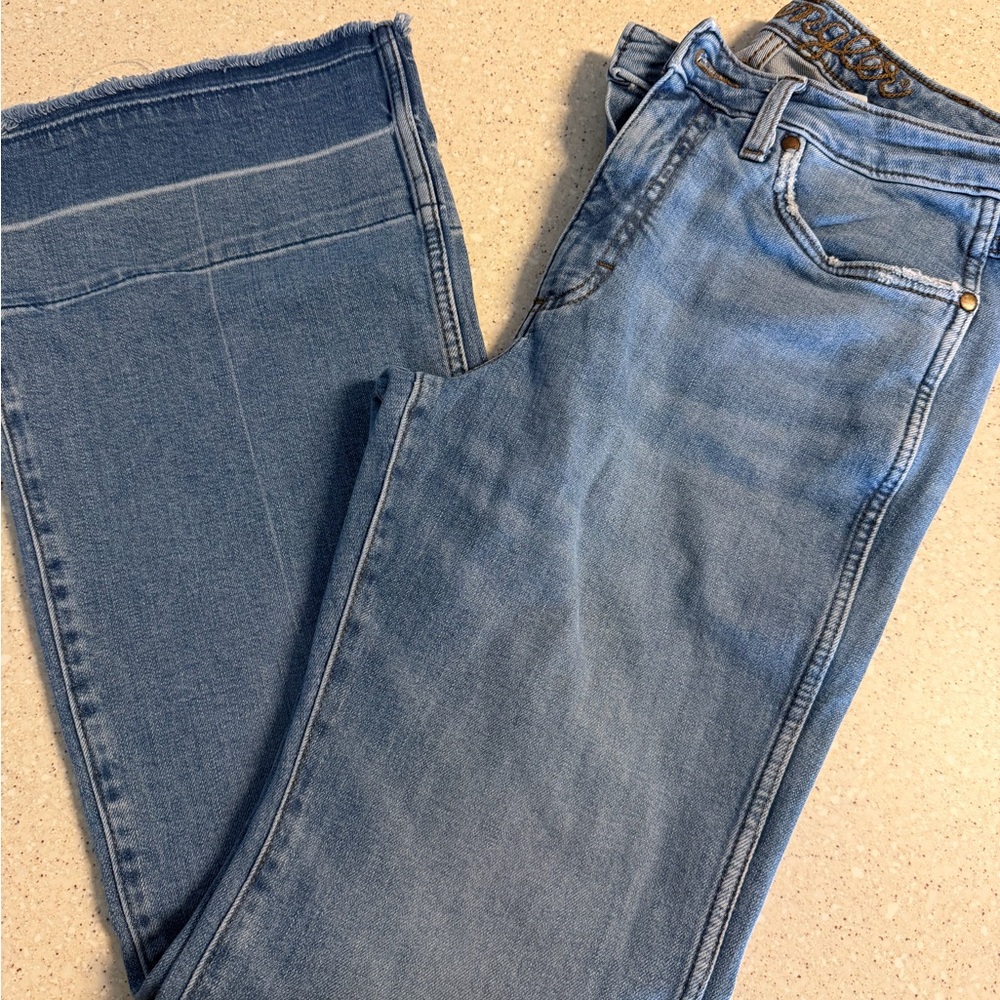 Wrangler Light Blue Women's Straight Leg Jeans